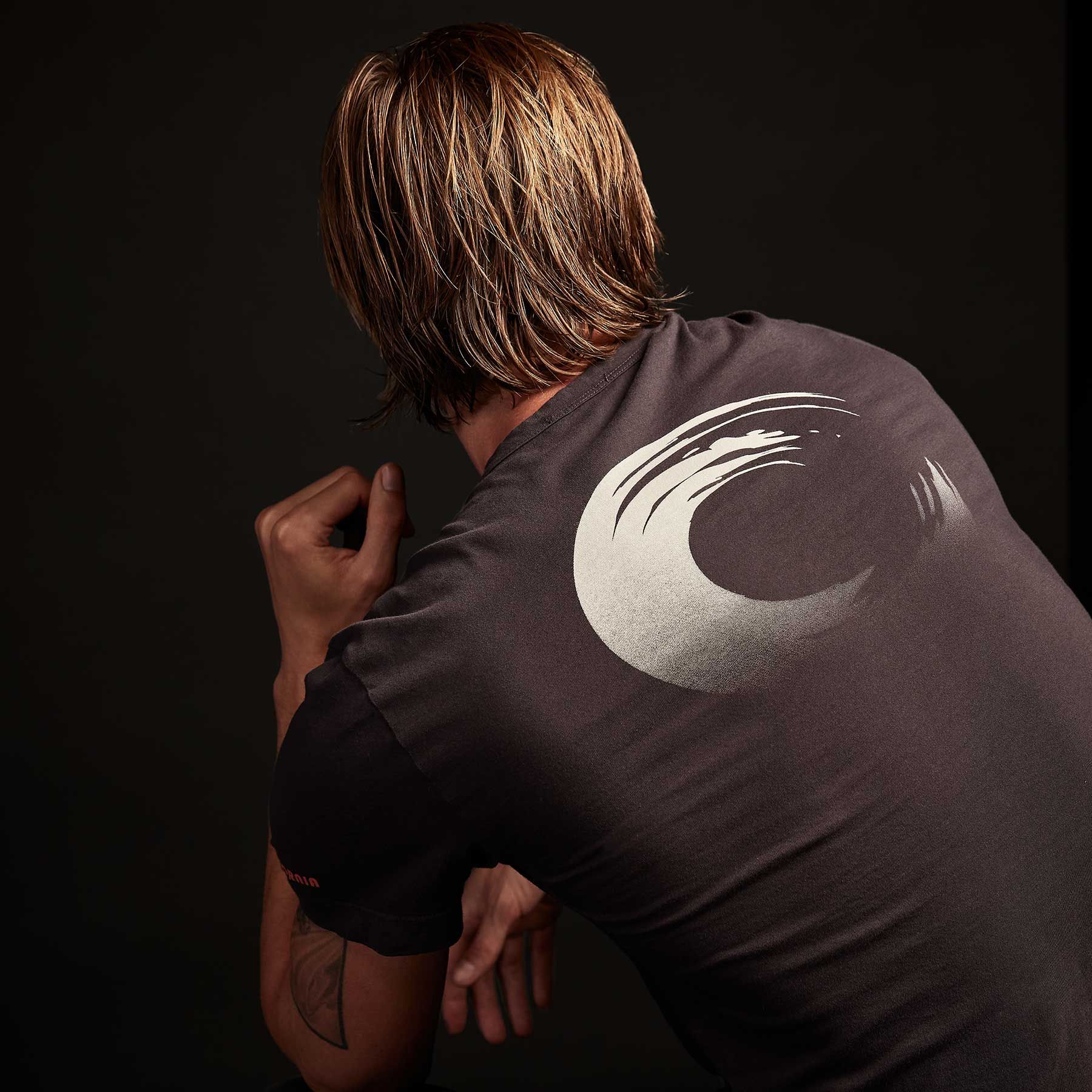 Surf Graphic Pocket Tee - Asphalt sold by James Perse