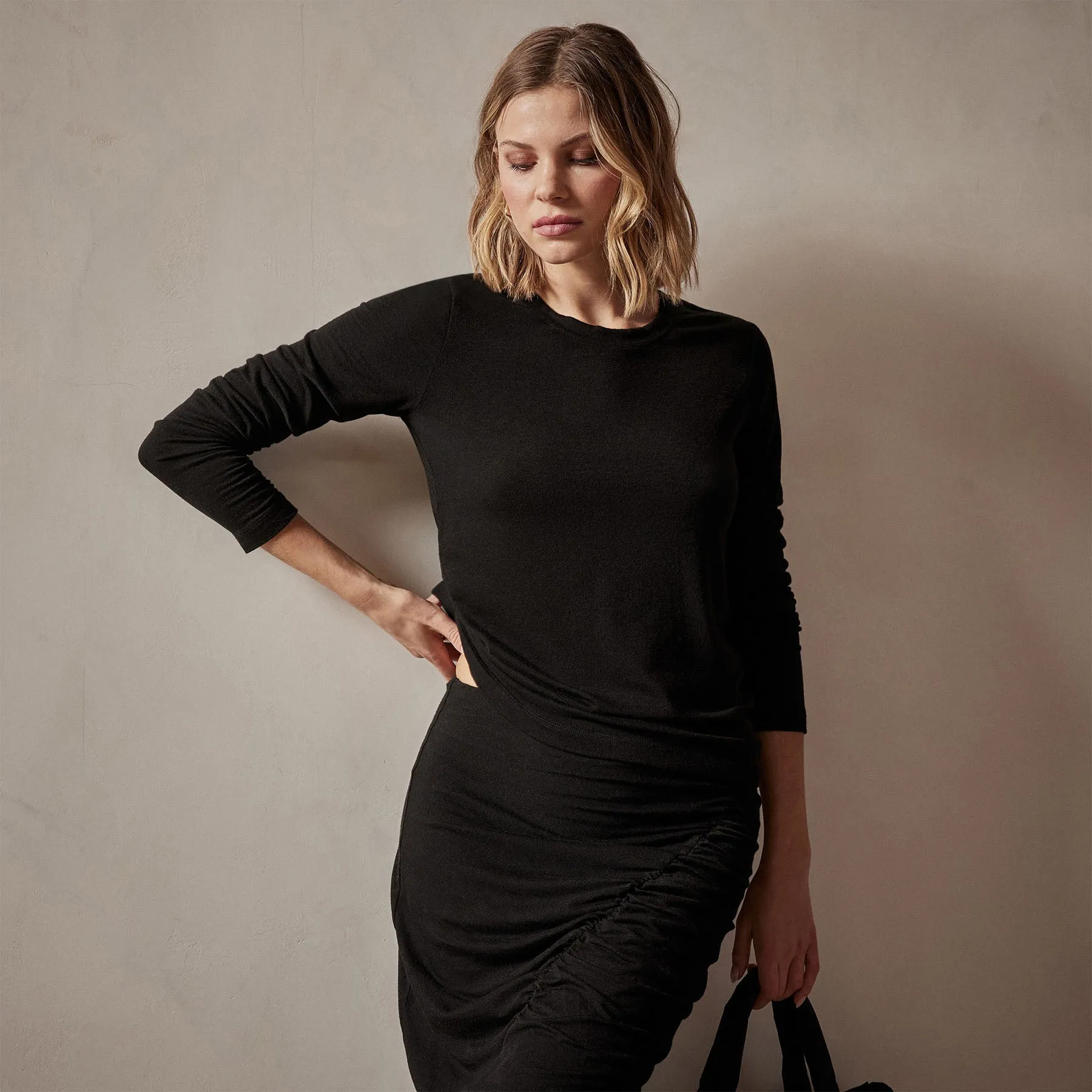 Tencel Cashmere Crewneck - Black sold by James Perse