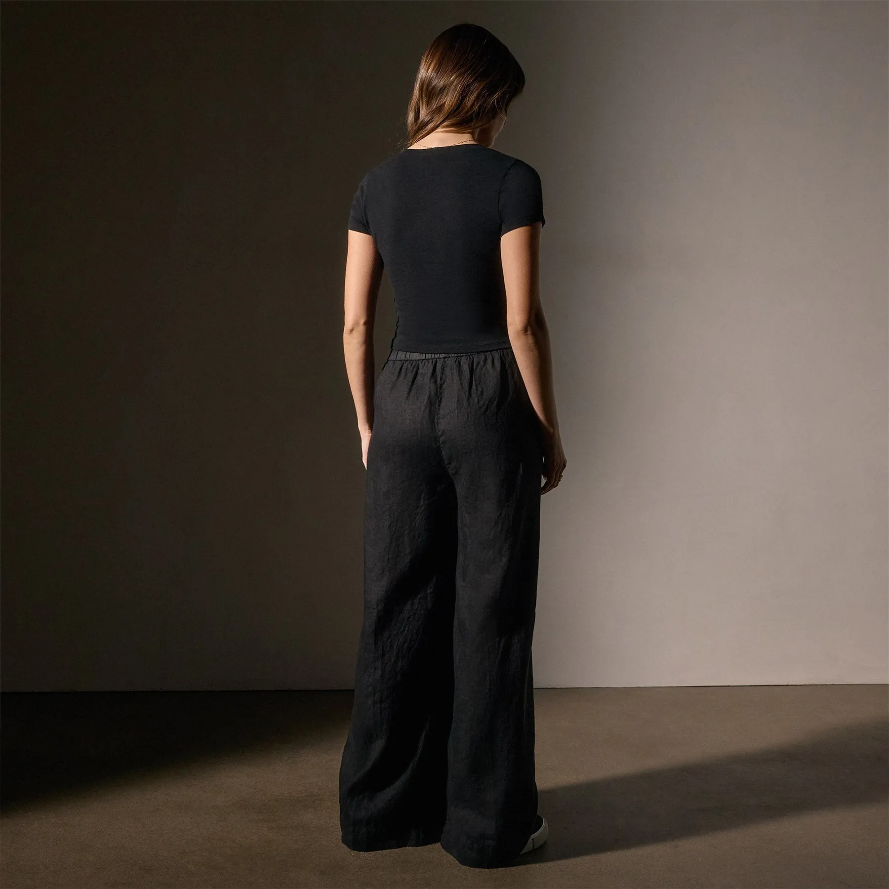 V Neck Cropped Tee - Black sold by James Perse product image thumbnail 4