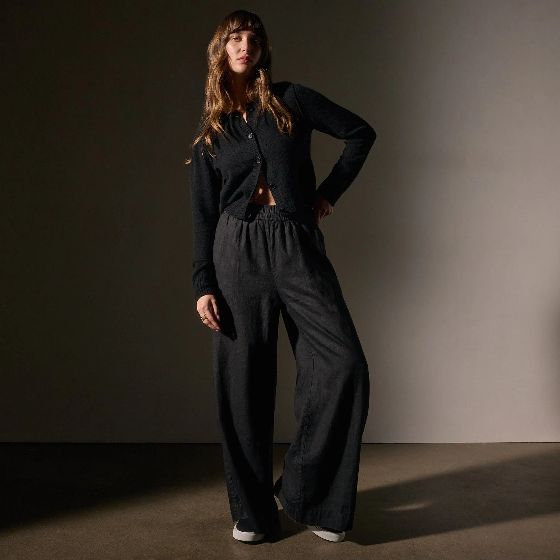 Lightweight Linen Wide Leg Pant - Black sold by James Perse