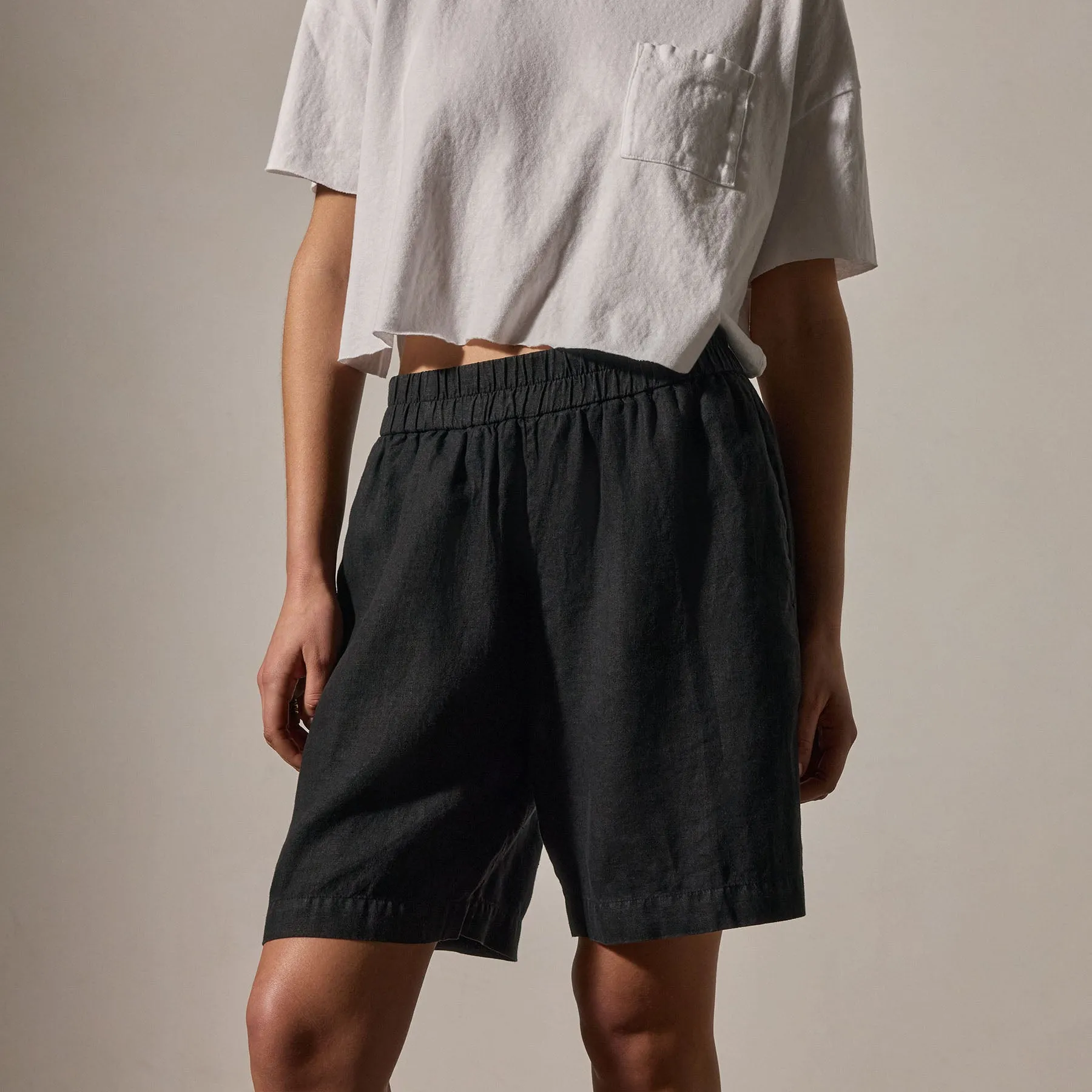 Lightweight Linen Bermuda Short - Black sold by James Perse product image thumbnail 2