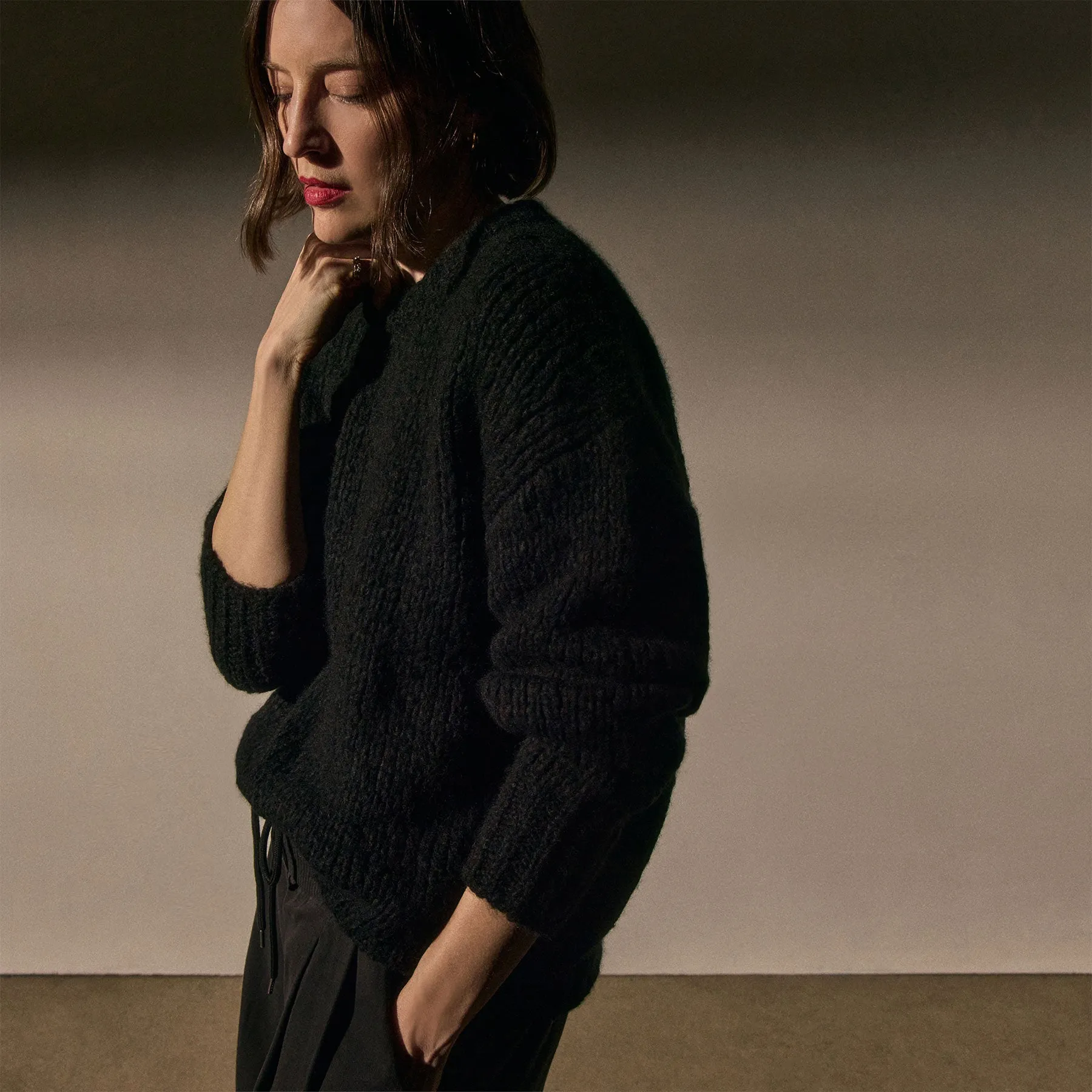 Cashmere Silk Crew Neck - Black sold by James Perse