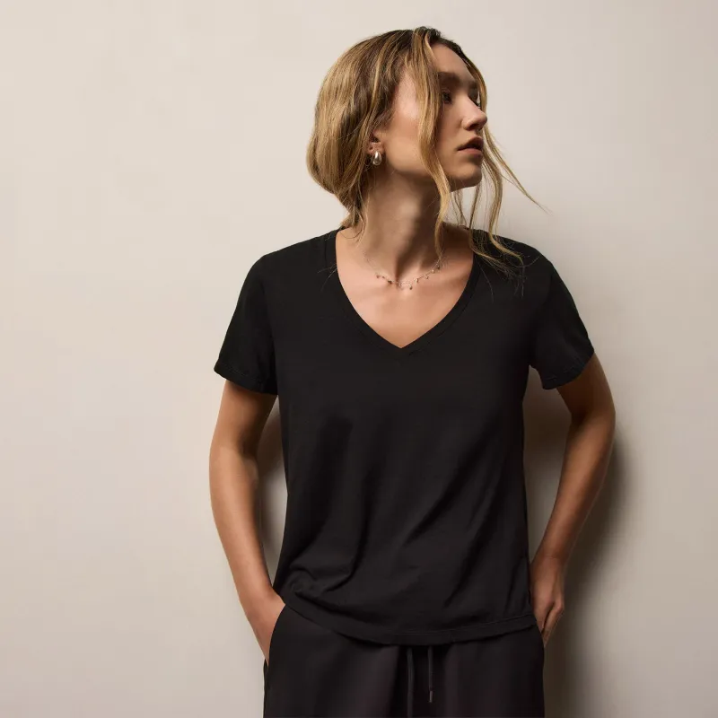 Luxe Lotus Jersey V Neck - Black sold by James Perse