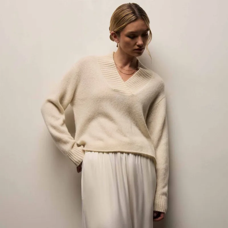 Lightweight Textured Cashmere V Neck - Ivory sold by James Perse