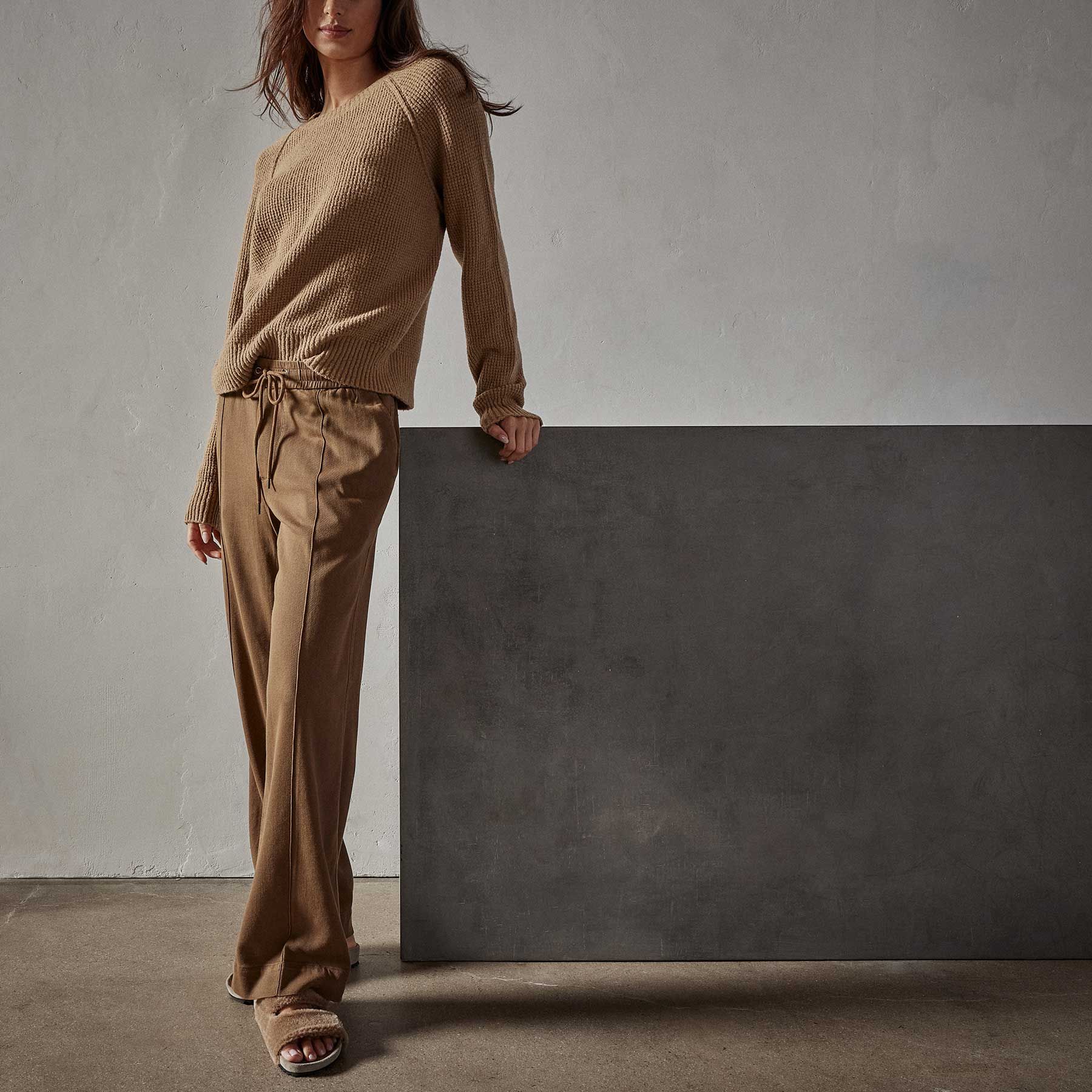 Relaxed Twill Pant - Acorn Pigment sold by James Perse