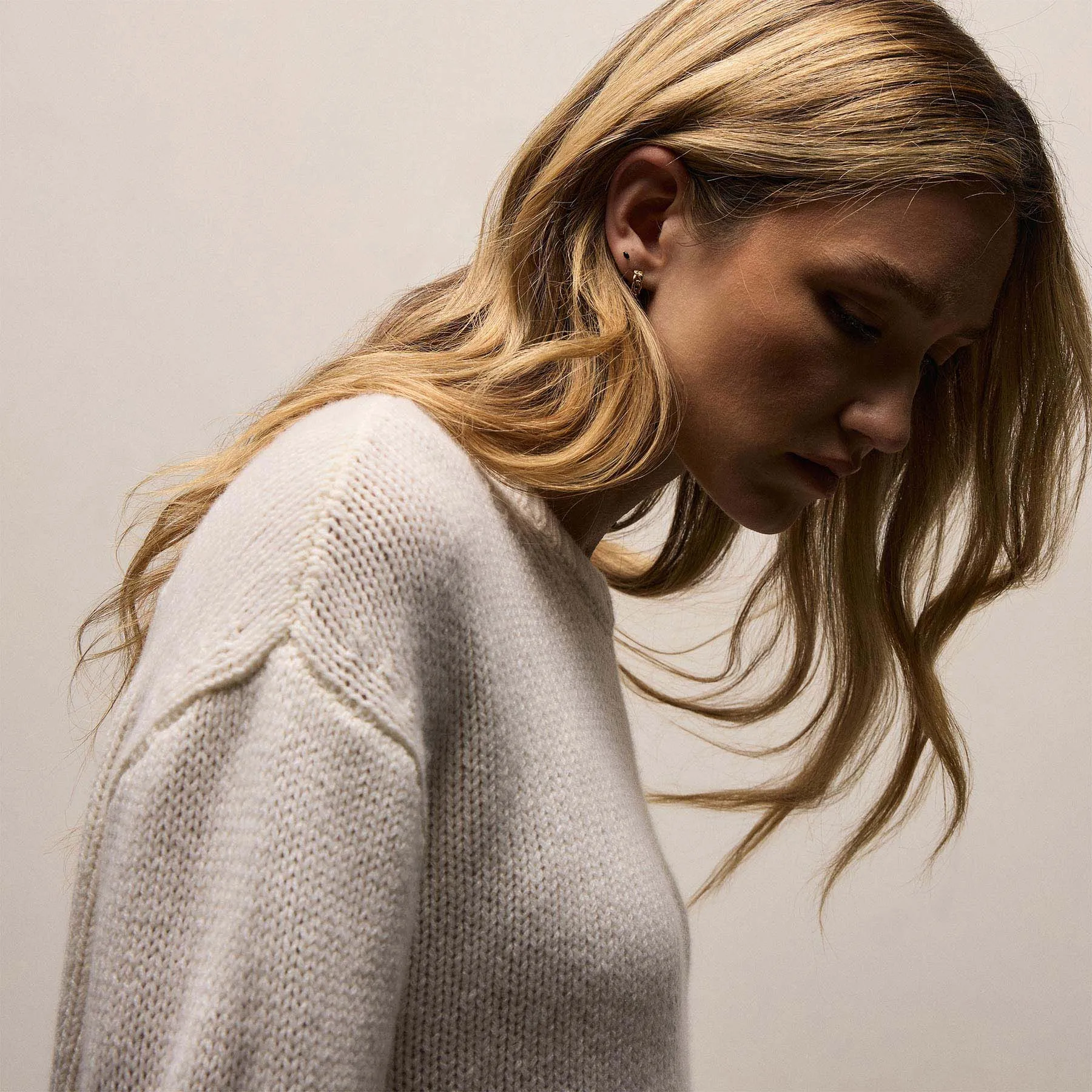 Chunky Italian Spun Cashmere Crew - Ivory sold by James Perse product image thumbnail 2