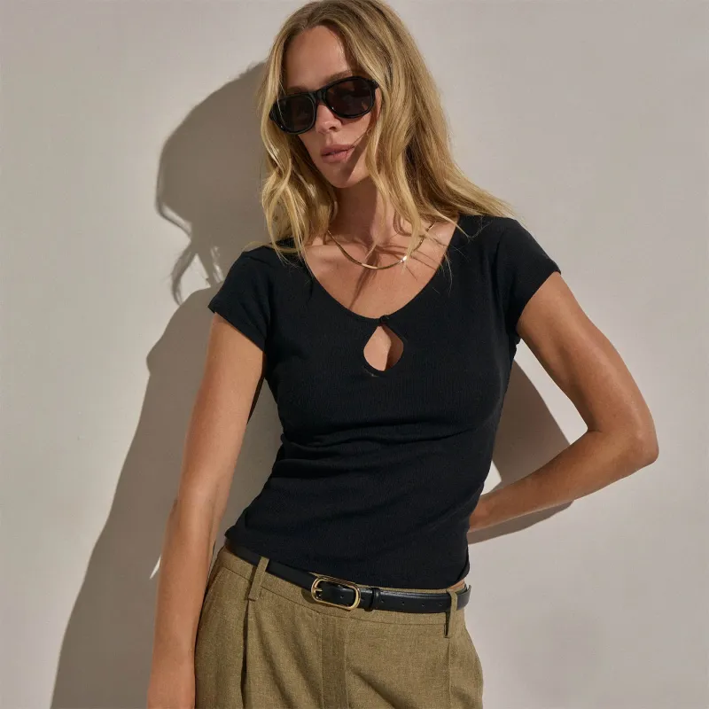 Cotton Cashmere Keyhole Tee - Black made by James Perse