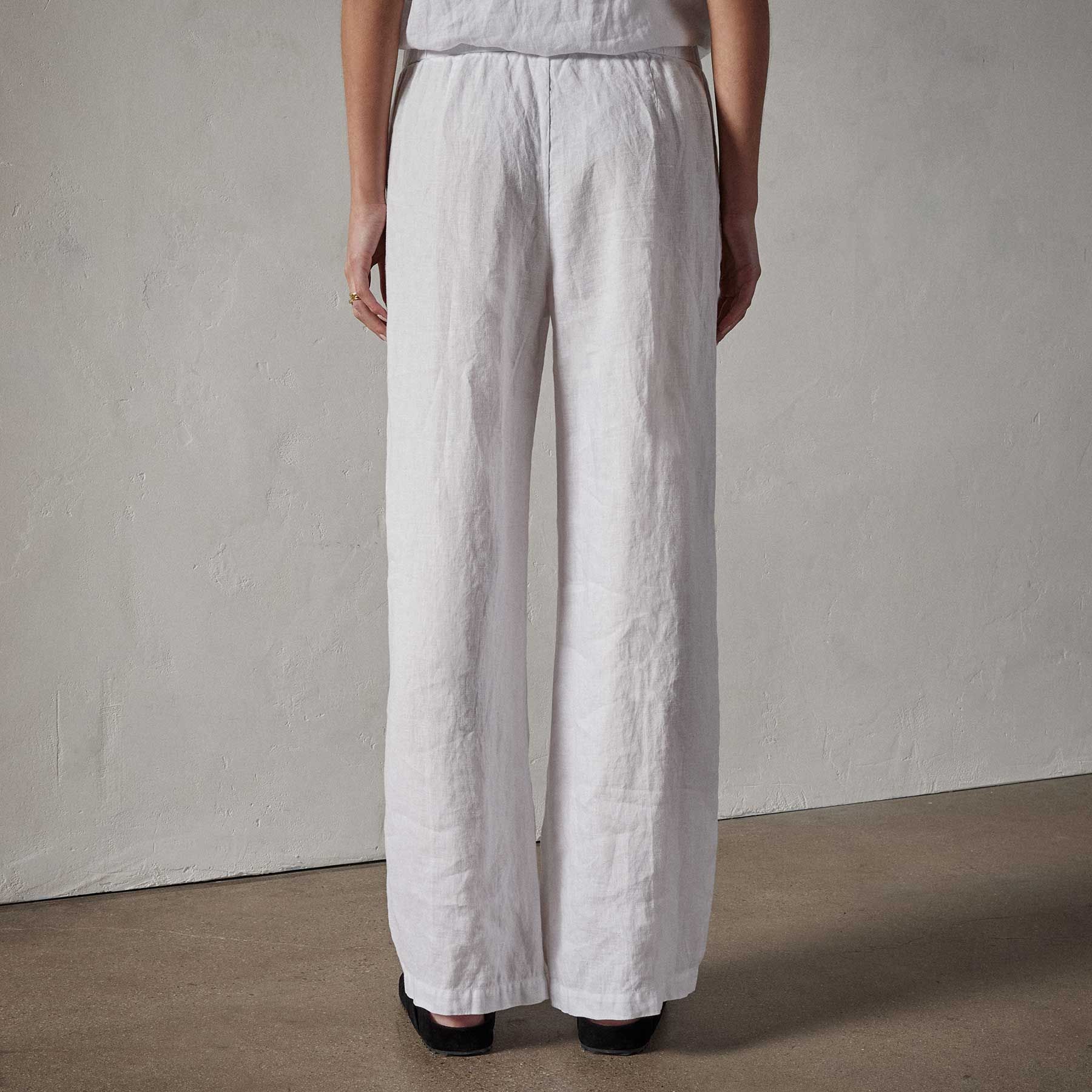 Lightweight Linen Pant - White sold by James Perse product image thumbnail 4