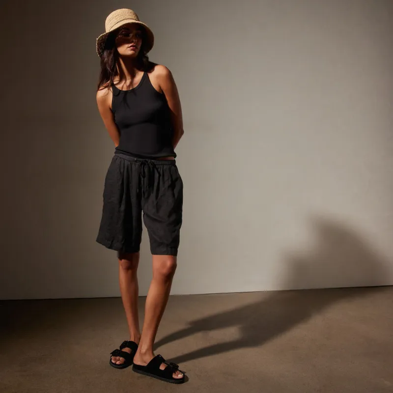 Pleated Linen Bermuda Short - Black sold by James Perse
