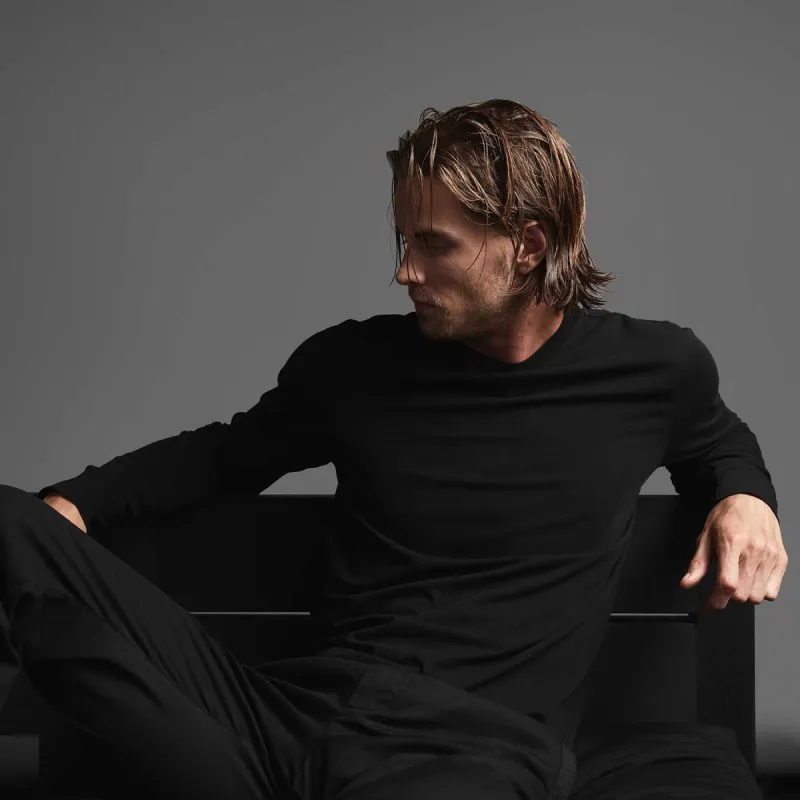 Clean Finish Jersey Long Sleeve Crew - Black sold by James Perse