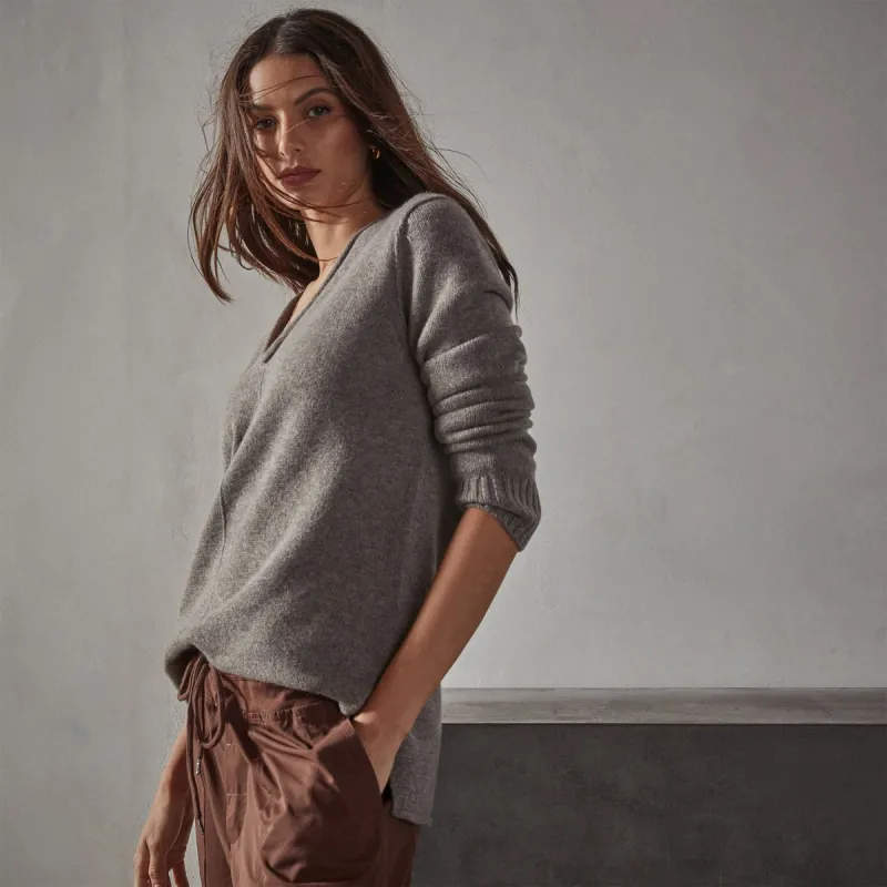 Recycled Cashmere Seamed V Neck - Cement sold by James Perse