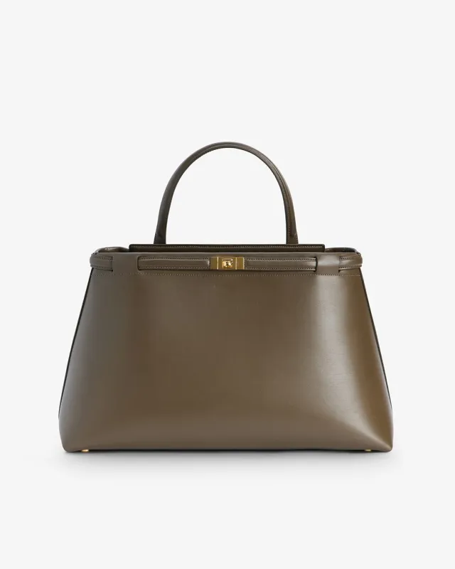 Leoné Bag made by Janessa Leone