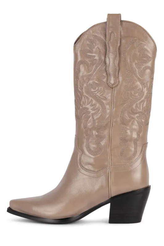 DAGGET sold by Jeffrey Campbell