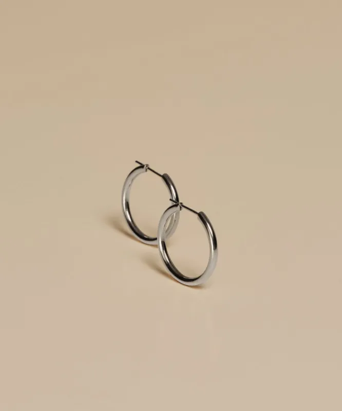 Medium Eloise Hoops sold by Jenni Kayne