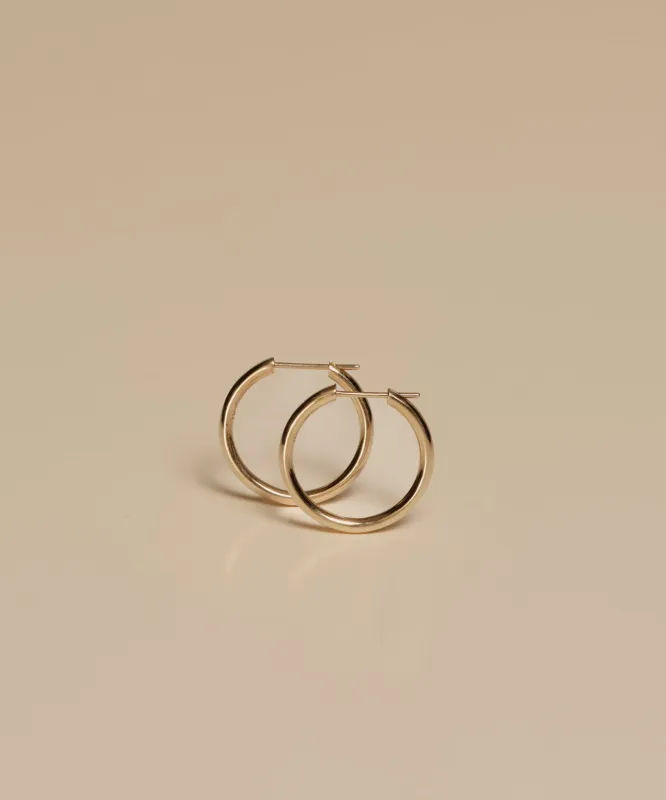 Medium Eloise Hoops sold by Jenni Kayne