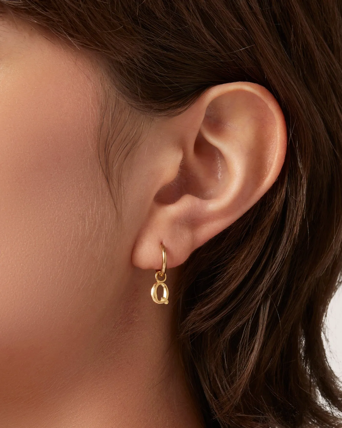 Single Monogram Huggie Earring - Q sold by JENNY BIRD product image thumbnail 3