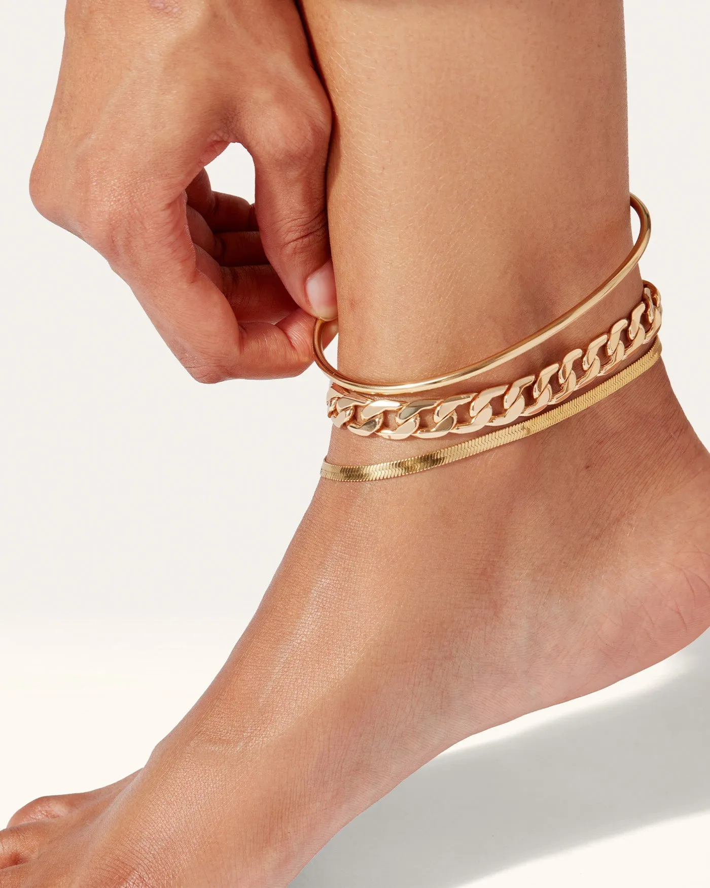 The Bold Anklet Stack sold by JENNY BIRD product image thumbnail 3