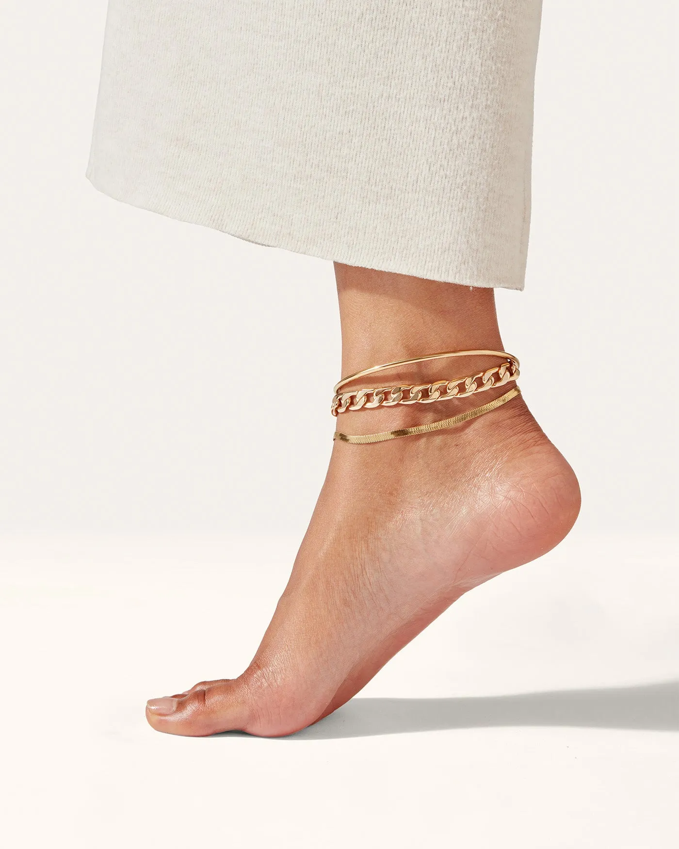 The Bold Anklet Stack sold by JENNY BIRD product image thumbnail 2
