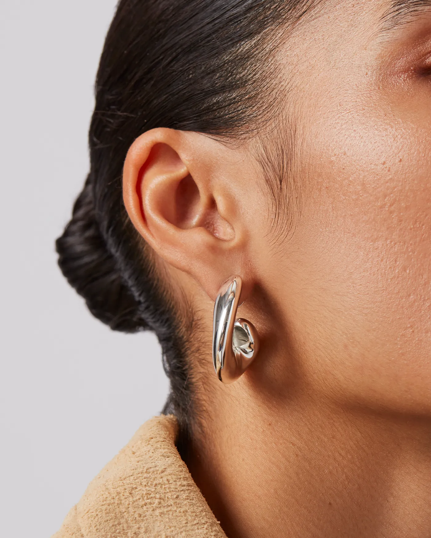 Gigi Hoop Earrings sold by JENNY BIRD product image thumbnail 4