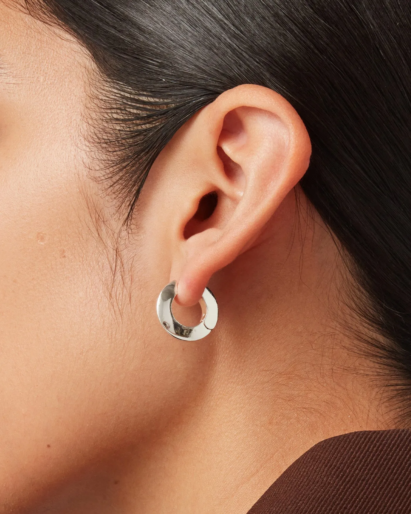 Toni Hinged Hoop Earrings - Small sold by JENNY BIRD product image thumbnail 4