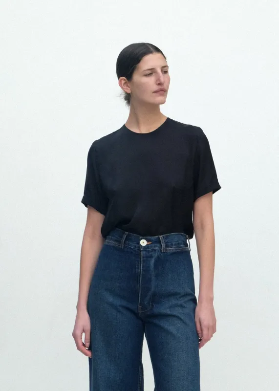 Steinem Tee - Black made by Jesse Kamm
