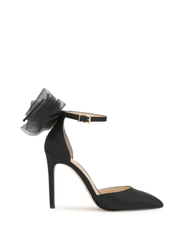 Phindies Pump in Black sold by Jessica Simpson