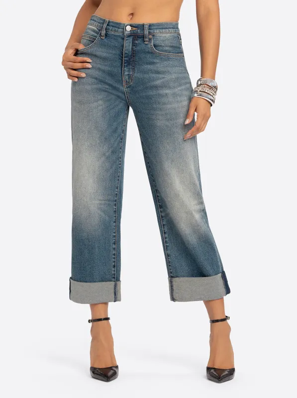 Jessica Simpson 2.0 Billie Relaxed Jeans in Sully made by Jessica Simpson