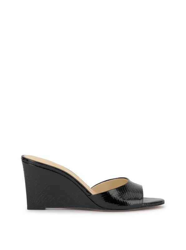 Bolir Wedge in Black made by Jessica Simpson