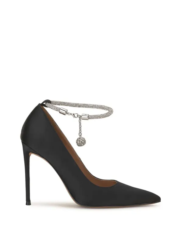 Sekani Pump in Black sold by Jessica Simpson