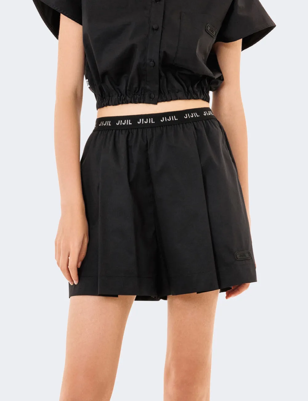 Shorts con strass sold by Jijil