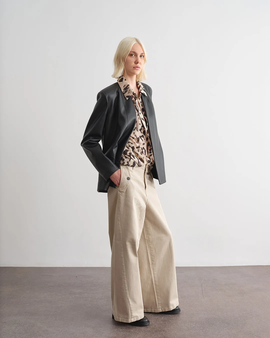 Giacca effetto pelle in tinta unita sold by Jijil