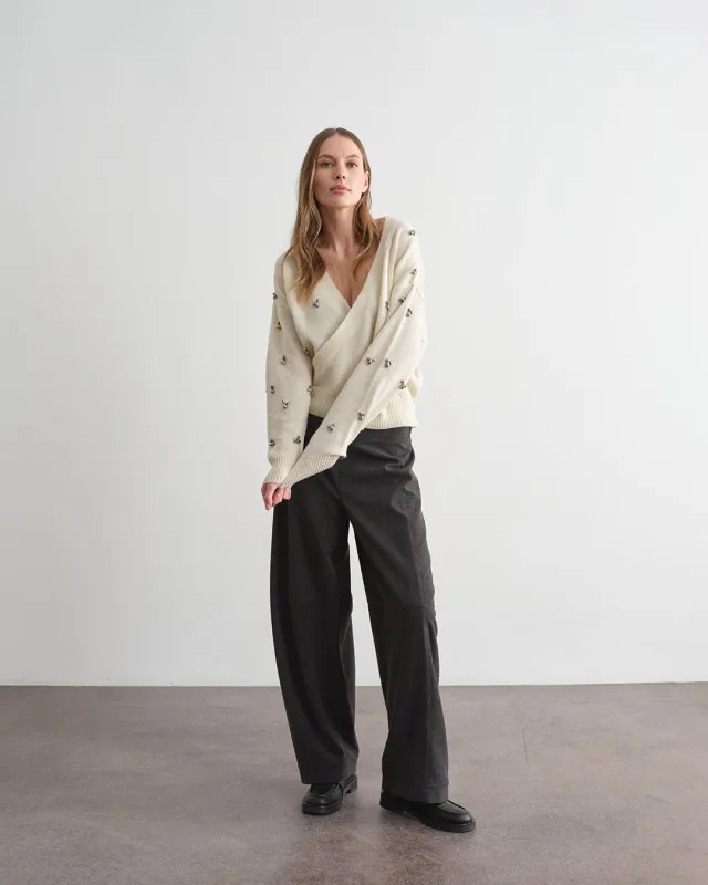 Cardigan incrociato con applicazione gioiello sold by Jijil