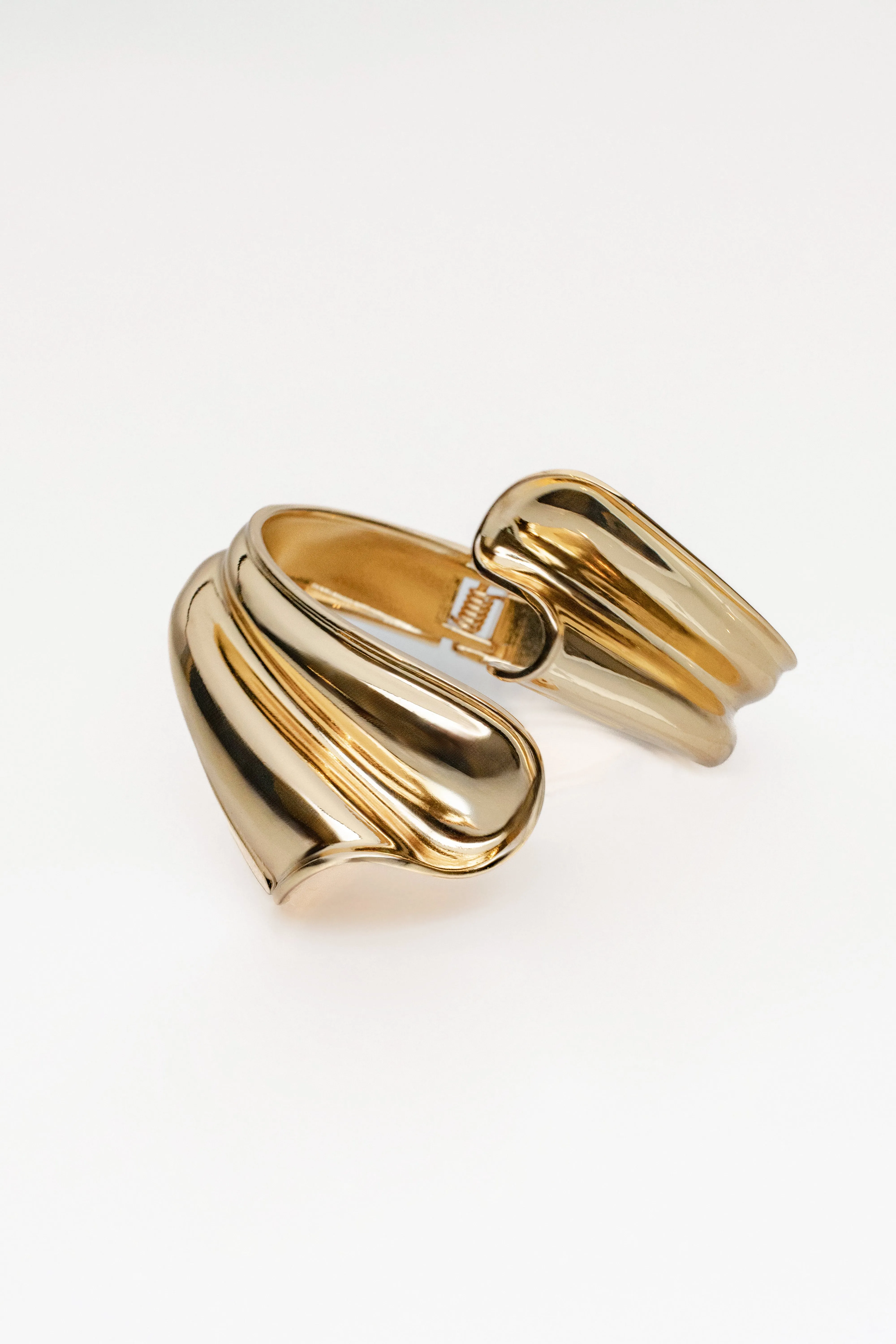 Gold Lavo Hinge Bracelet sold by JLUXLABEL product image thumbnail 3