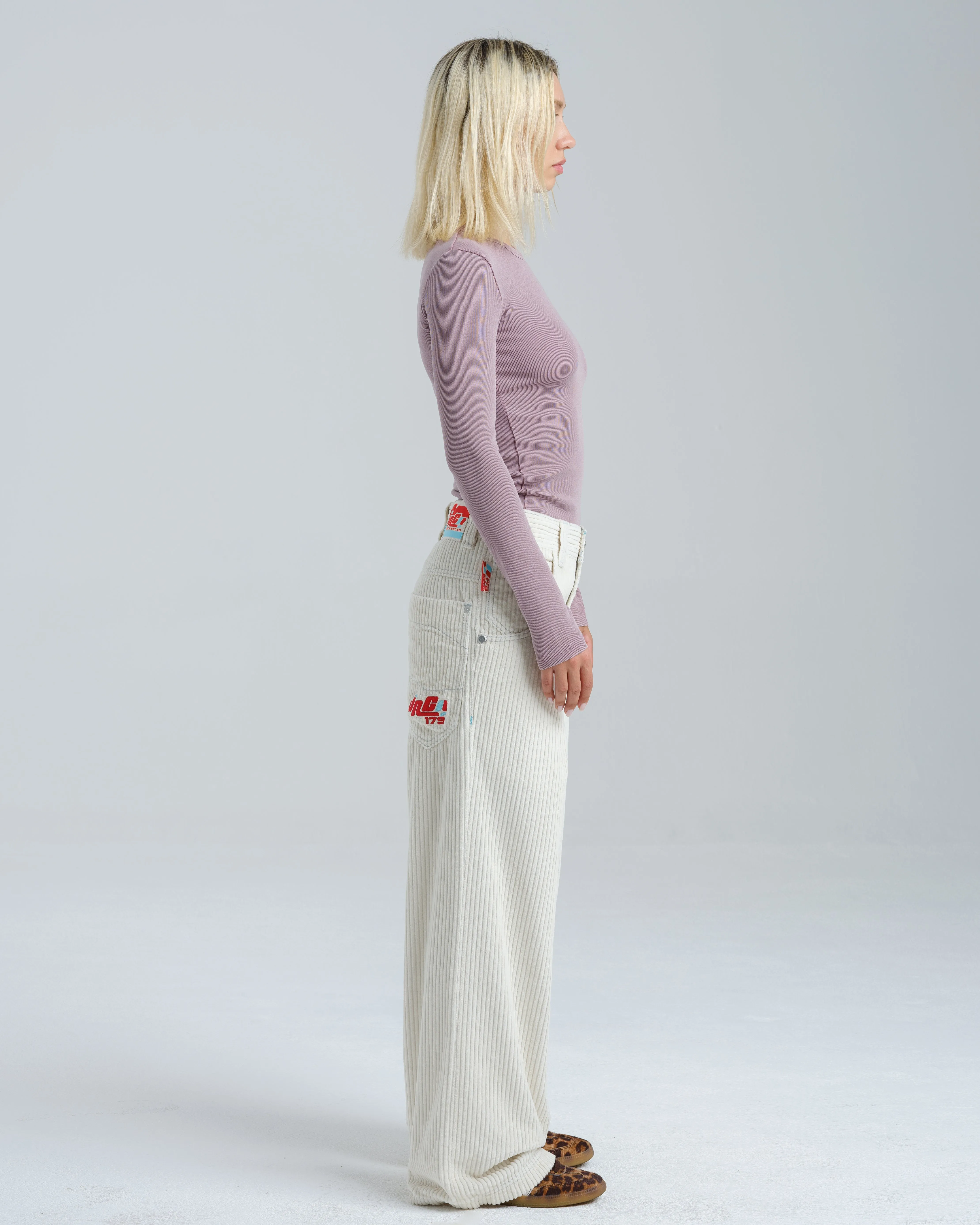 W1179 Easy Wide Pipes. 23". 4 Wale Corduroy. Tofu. sold by JNCO product image thumbnail 5