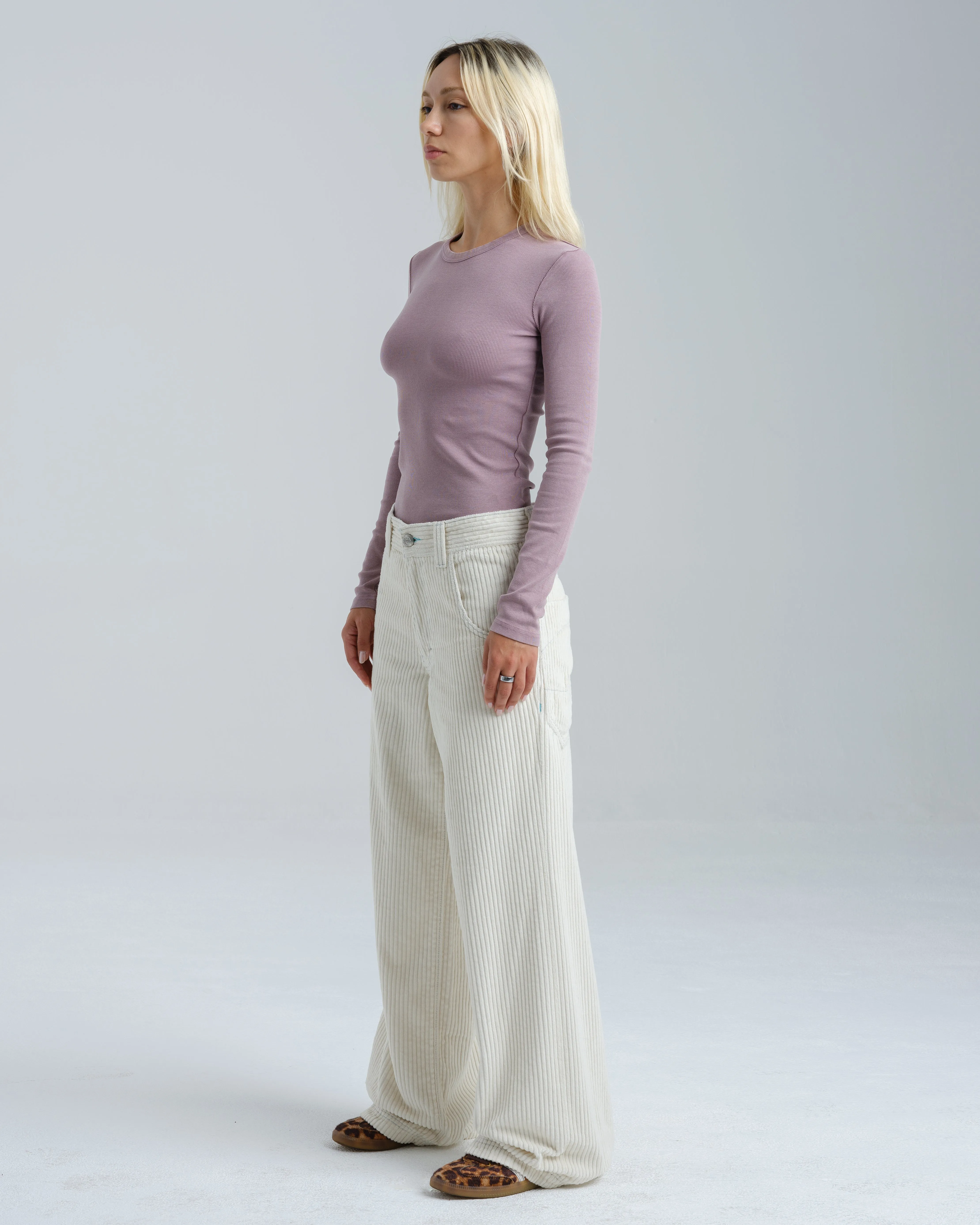 W1179 Easy Wide Pipes. 23". 4 Wale Corduroy. Tofu. sold by JNCO product image thumbnail 3