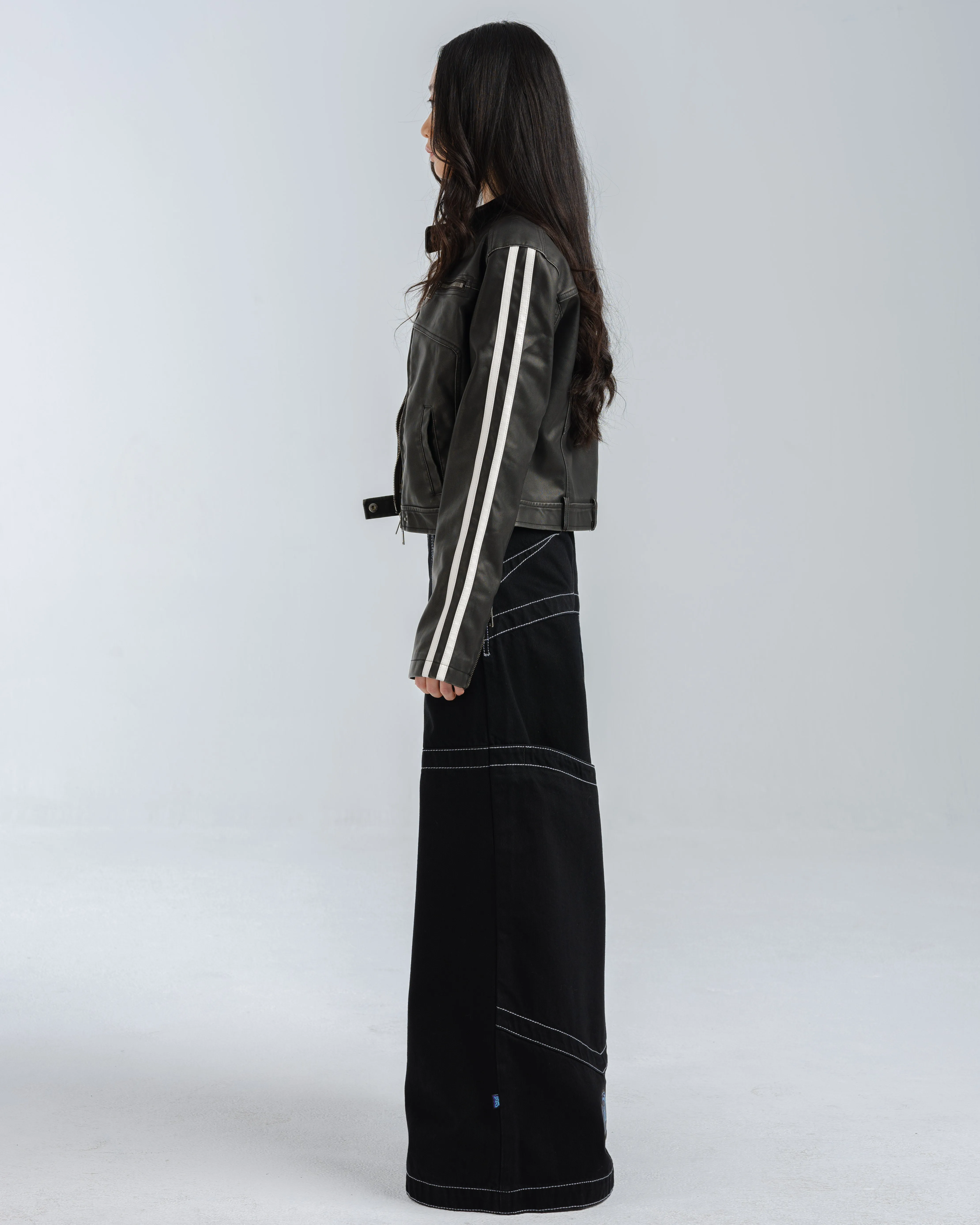 W Hangin'. 34". Jet Black. sold by JNCO product image thumbnail 4