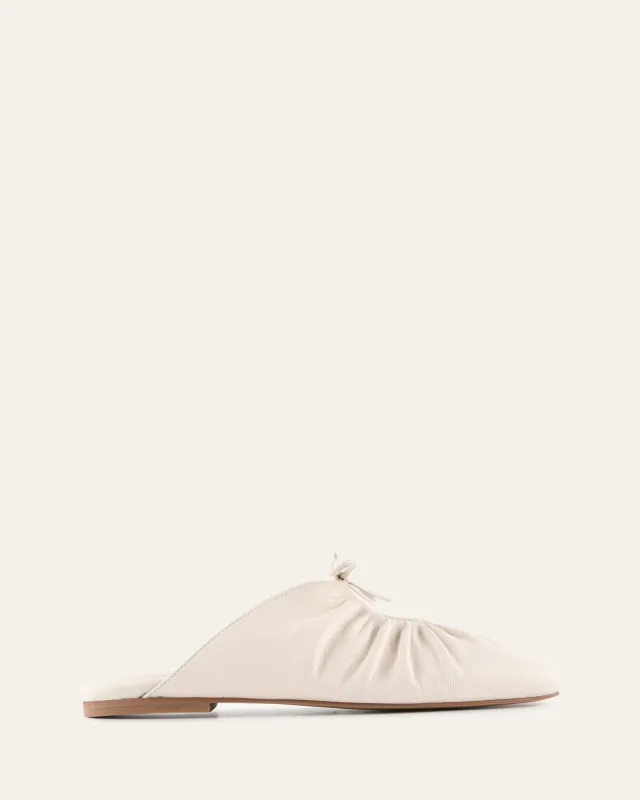 KEVA CASUAL FLATS OFF WHITE LEATHER sold by Jo Mercer