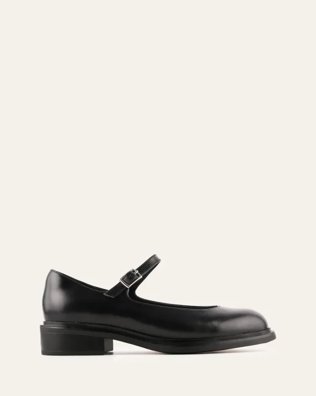 WILDE CASUAL FLATS BLACK LEATHER made by Jo Mercer