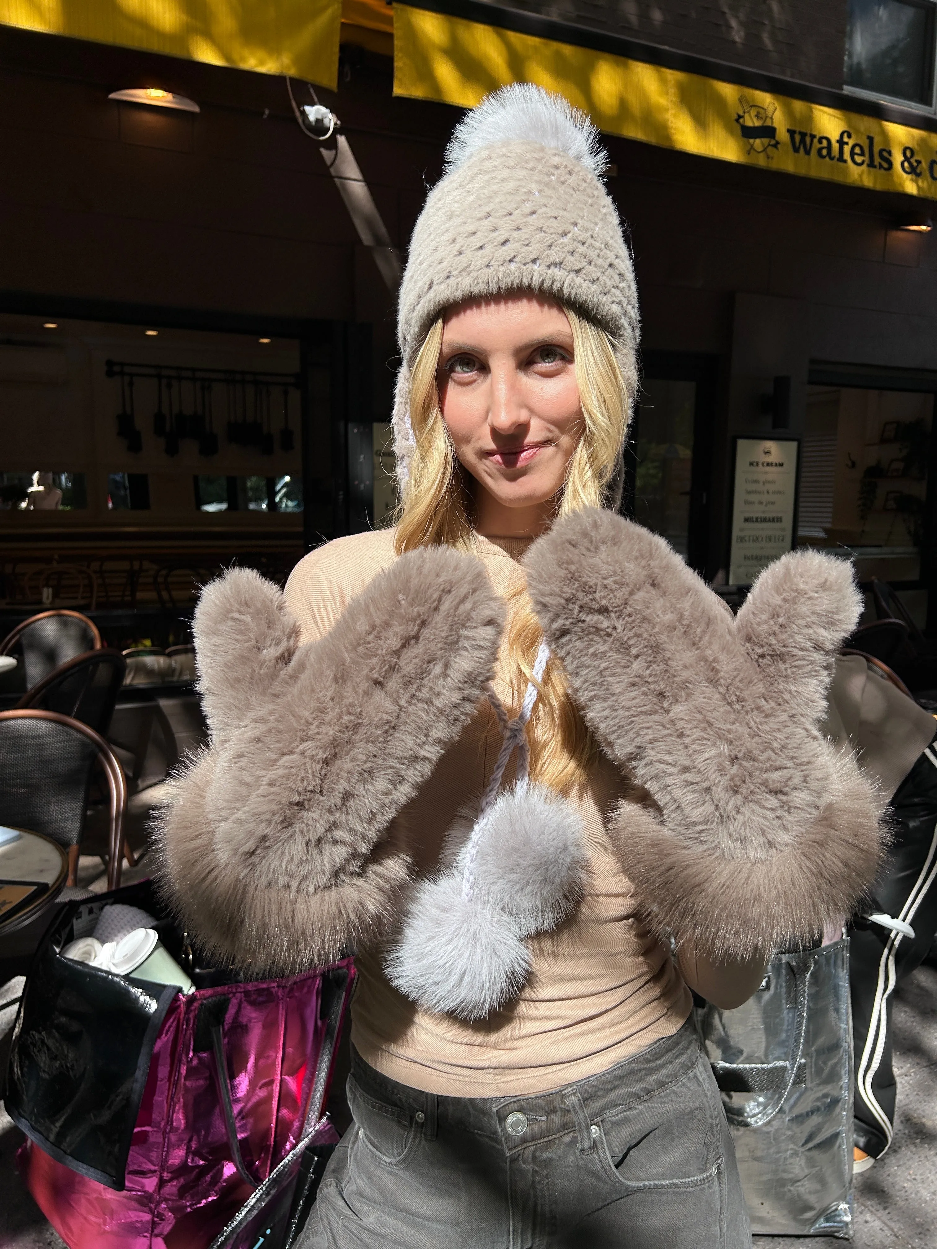 The Catamount Mittens Palomino sold by jocelyn product image thumbnail 4