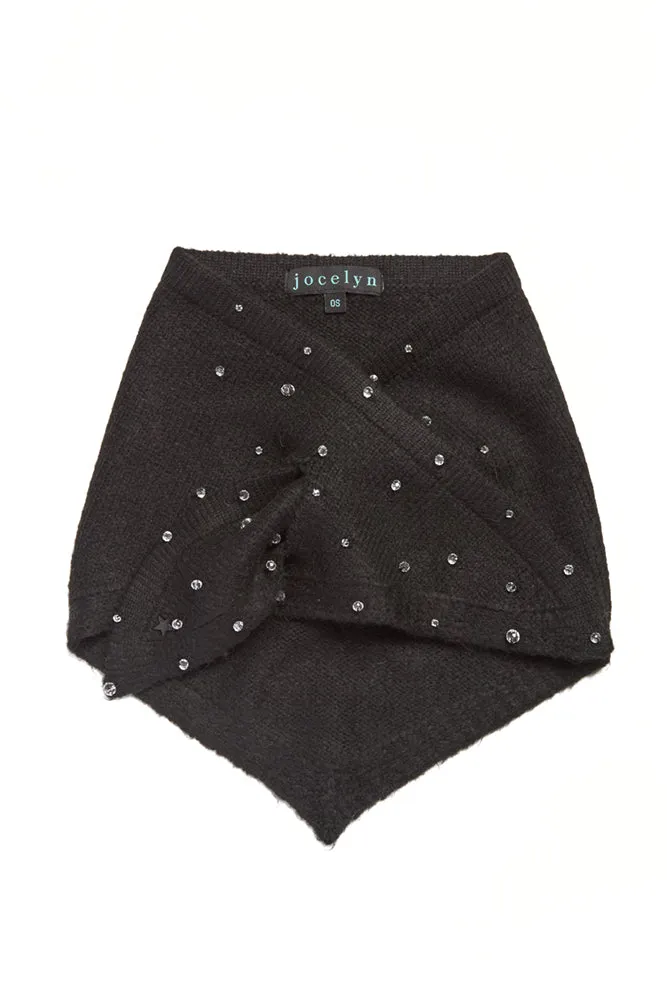 Chamonix Triangle Pull Thru Scarf Black sold by jocelyn