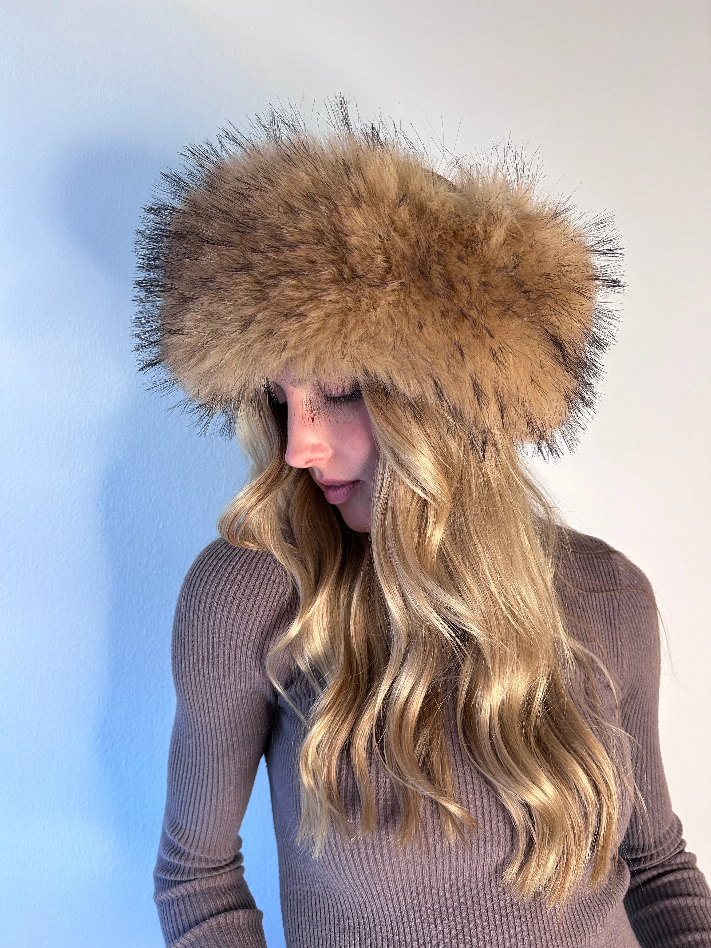 The Rosa Roller Hat sold by jocelyn product image thumbnail 4