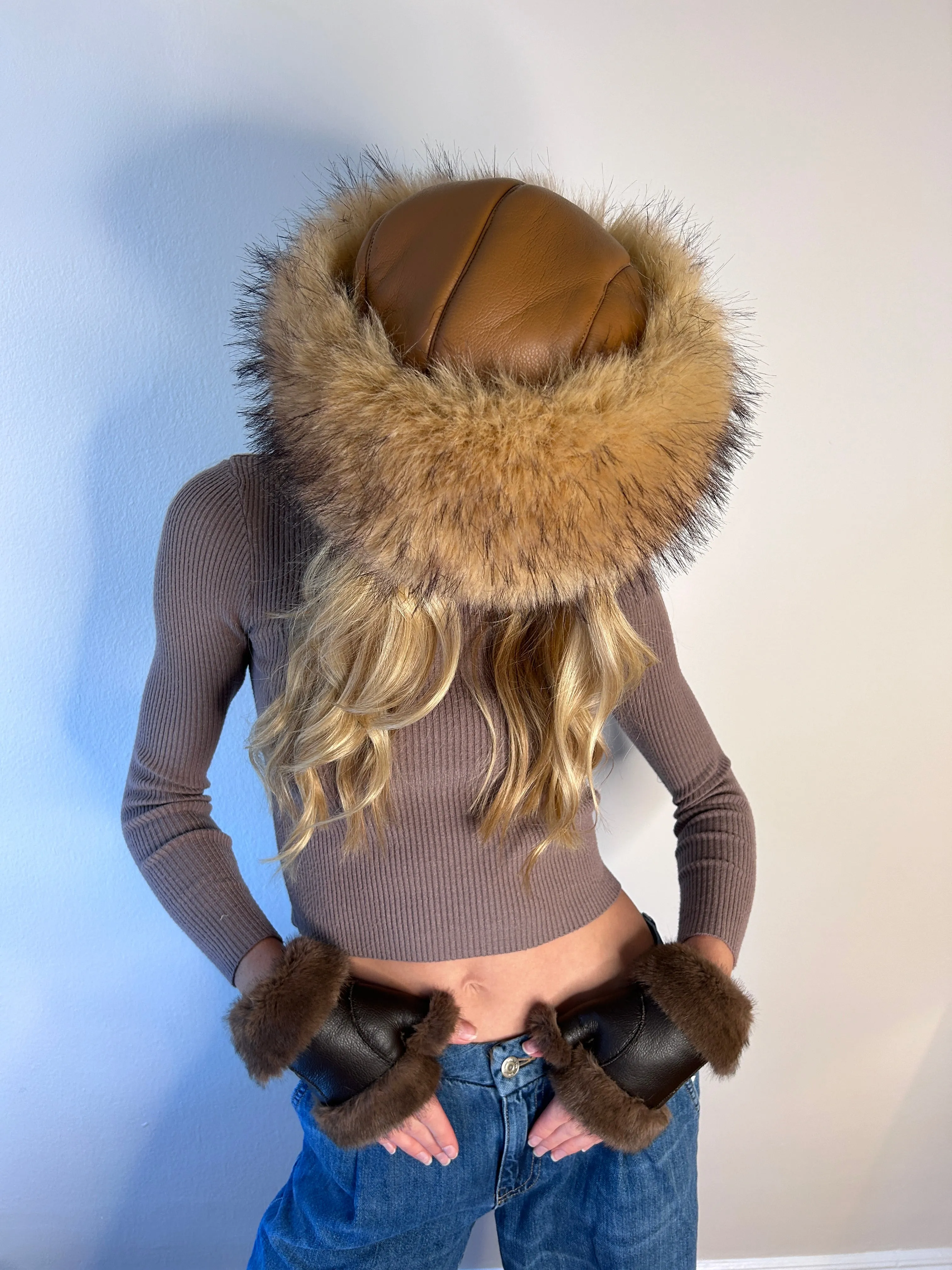 The Rosa Roller Hat sold by jocelyn product image thumbnail 2