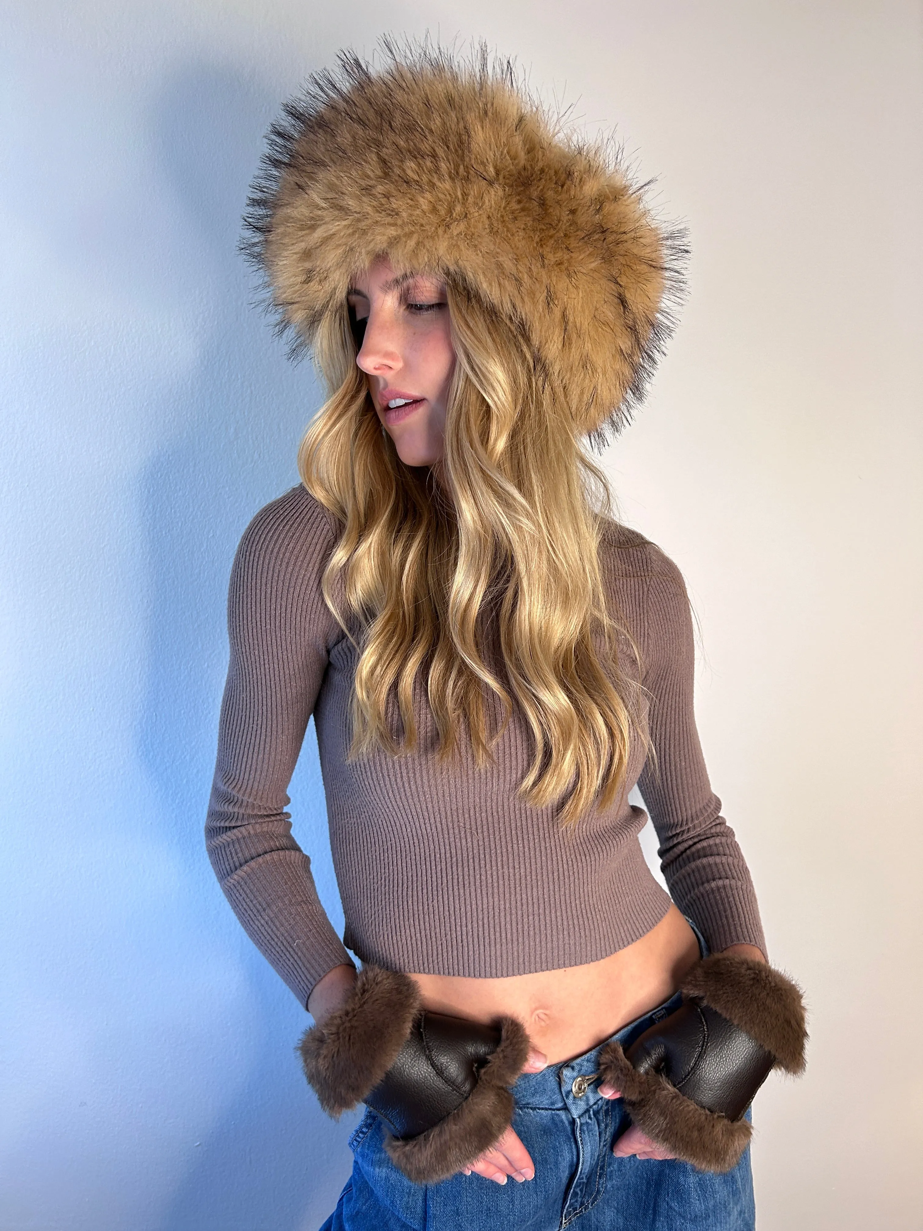 The Rosa Roller Hat sold by jocelyn product image thumbnail 3