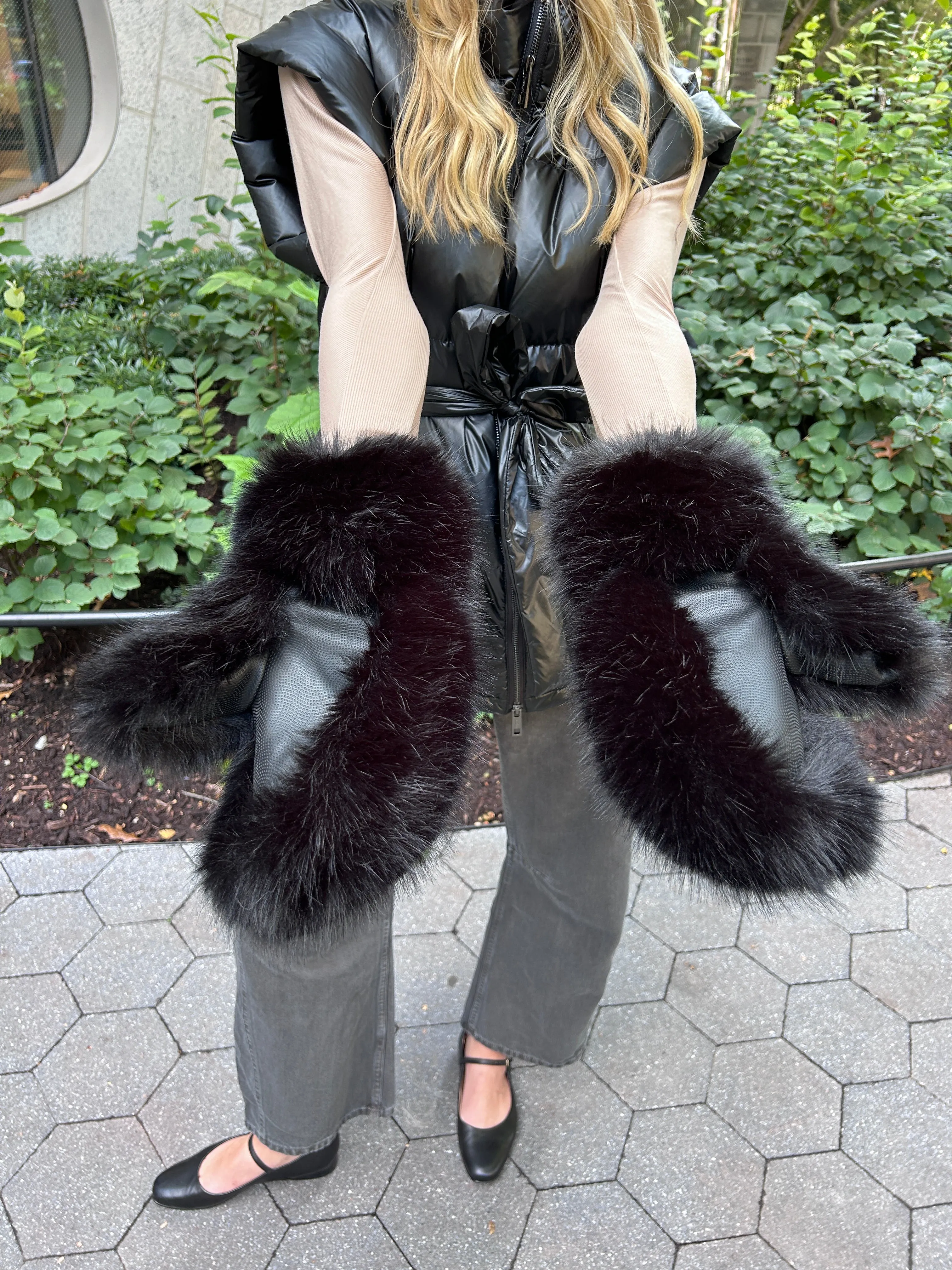 The Nevele Gloves-Black sold by jocelyn product image thumbnail 4