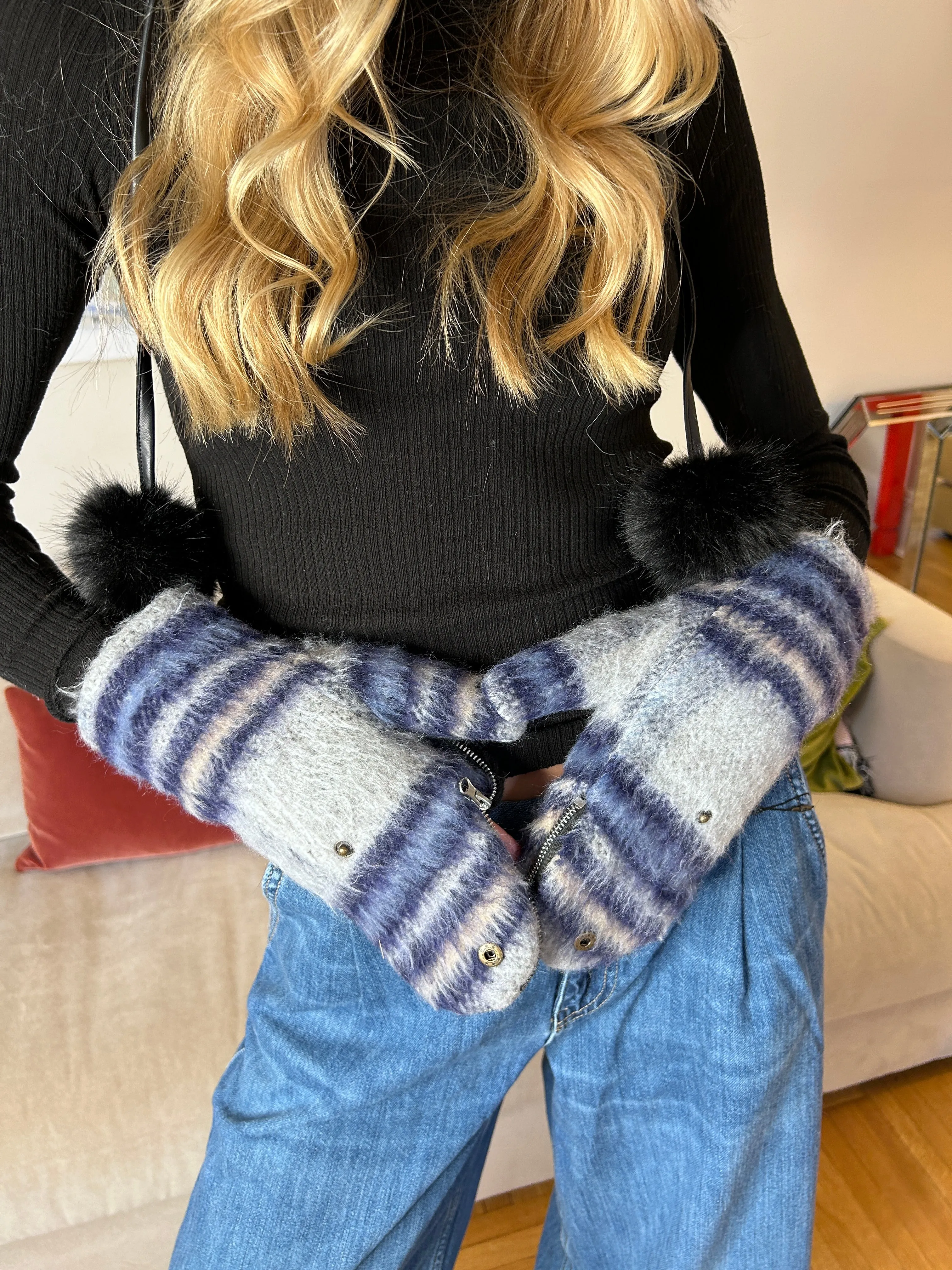 The Brickman's Flannel Mittens sold by jocelyn product image thumbnail 3