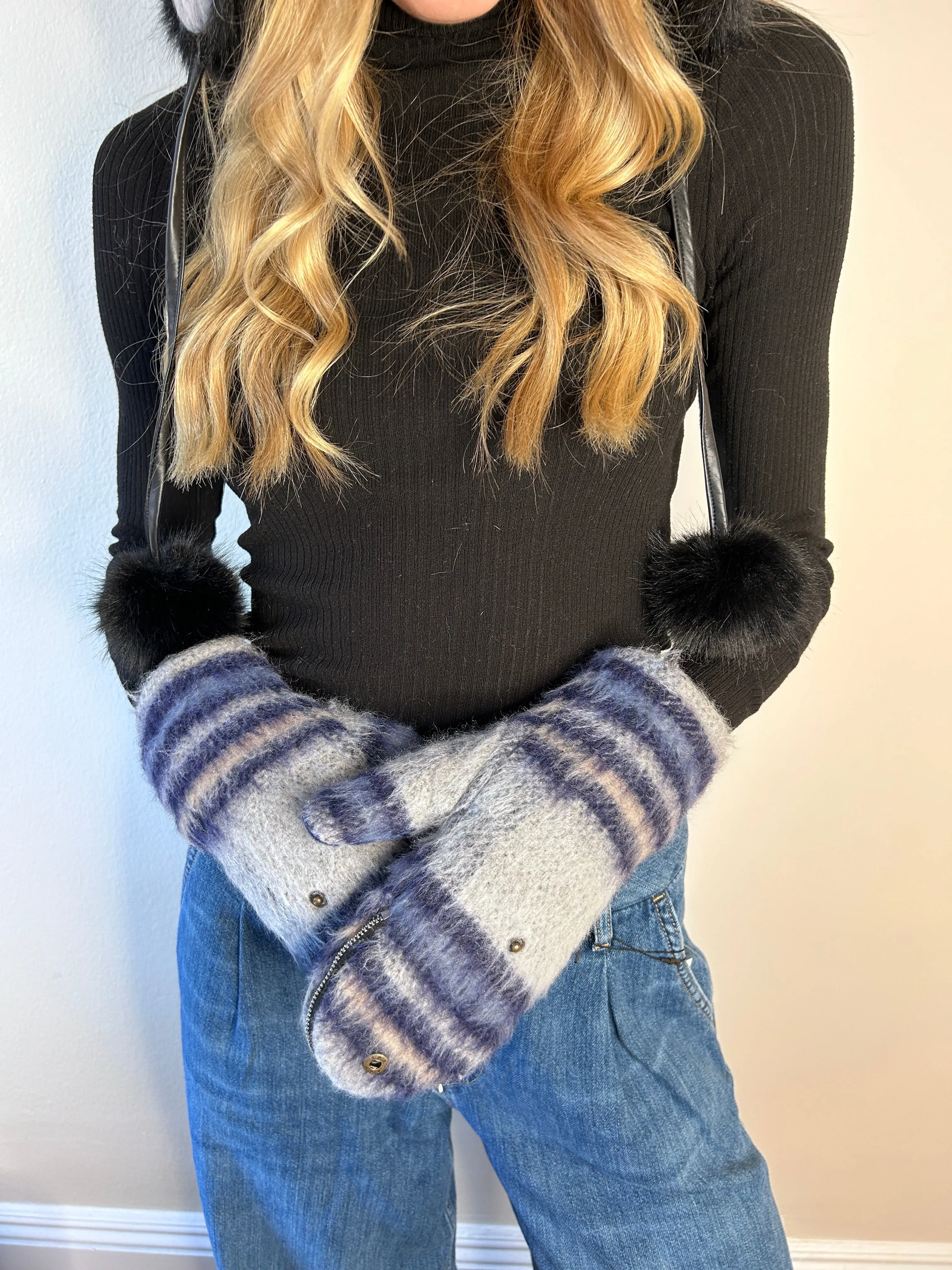 The Brickman's Flannel Mittens sold by jocelyn product image thumbnail 5