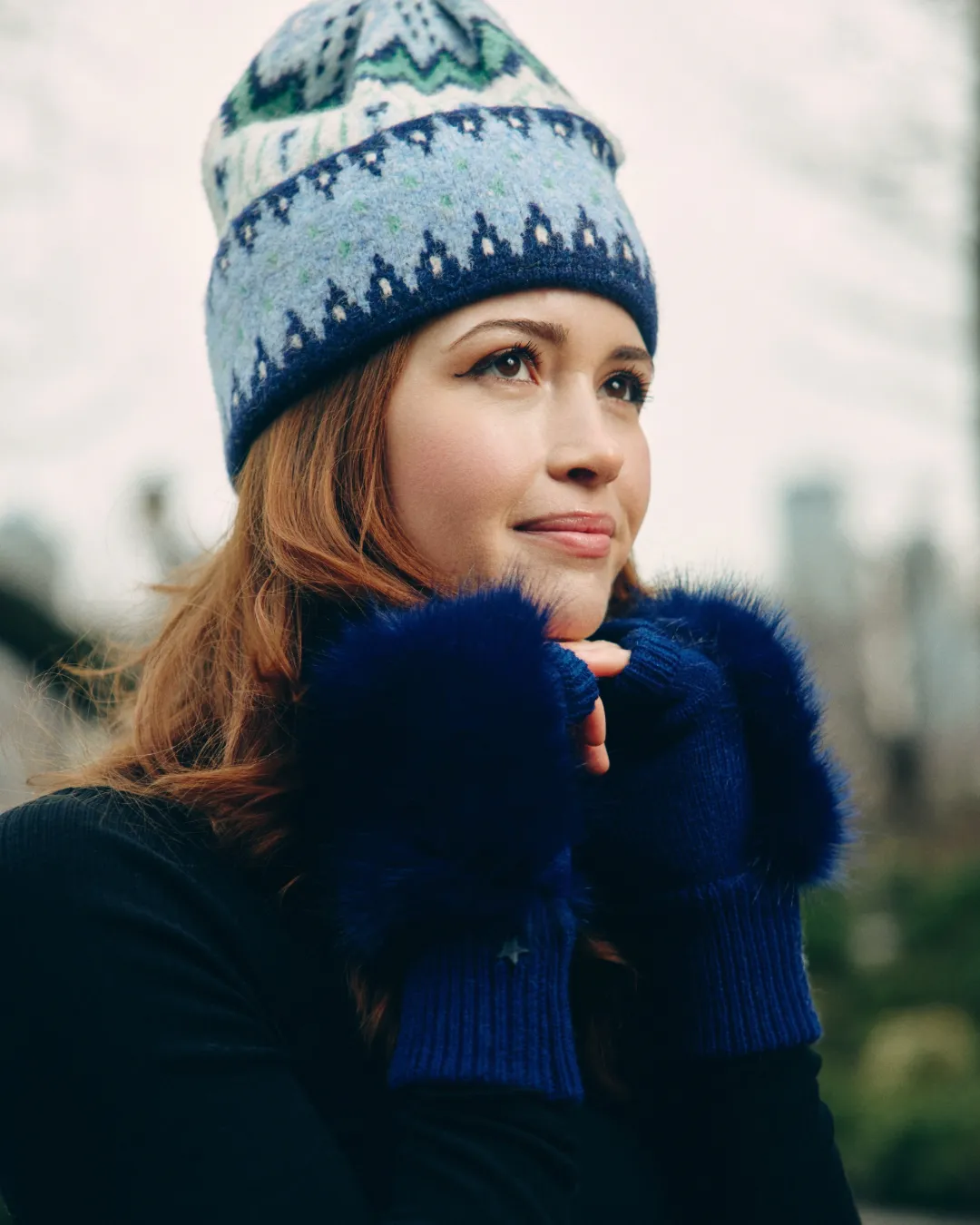 The Kush Mittens Navy sold by jocelyn product image thumbnail 2