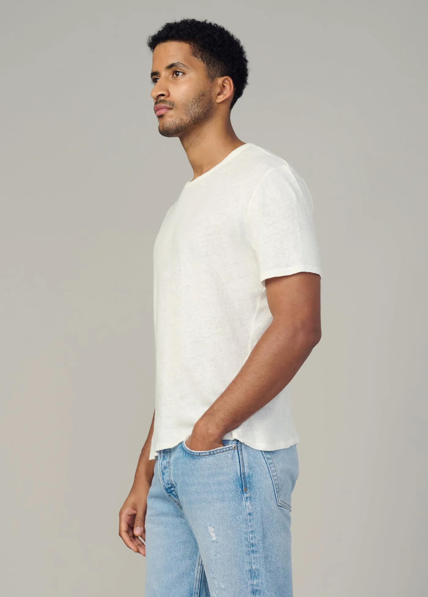 BESPOKE LINEN TEE sold by Joe's Jeans product image thumbnail 3