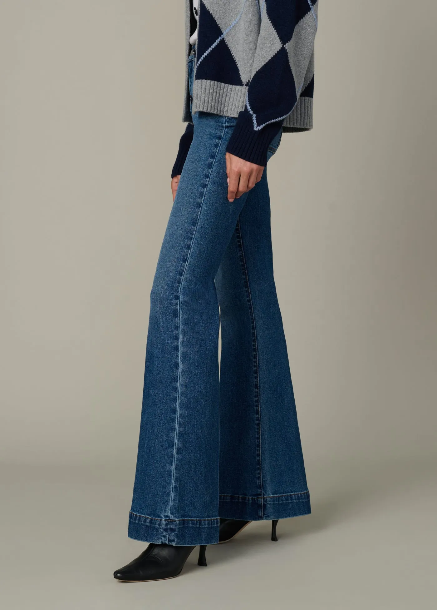 THE MOLLY sold by Joe's Jeans product image thumbnail 3