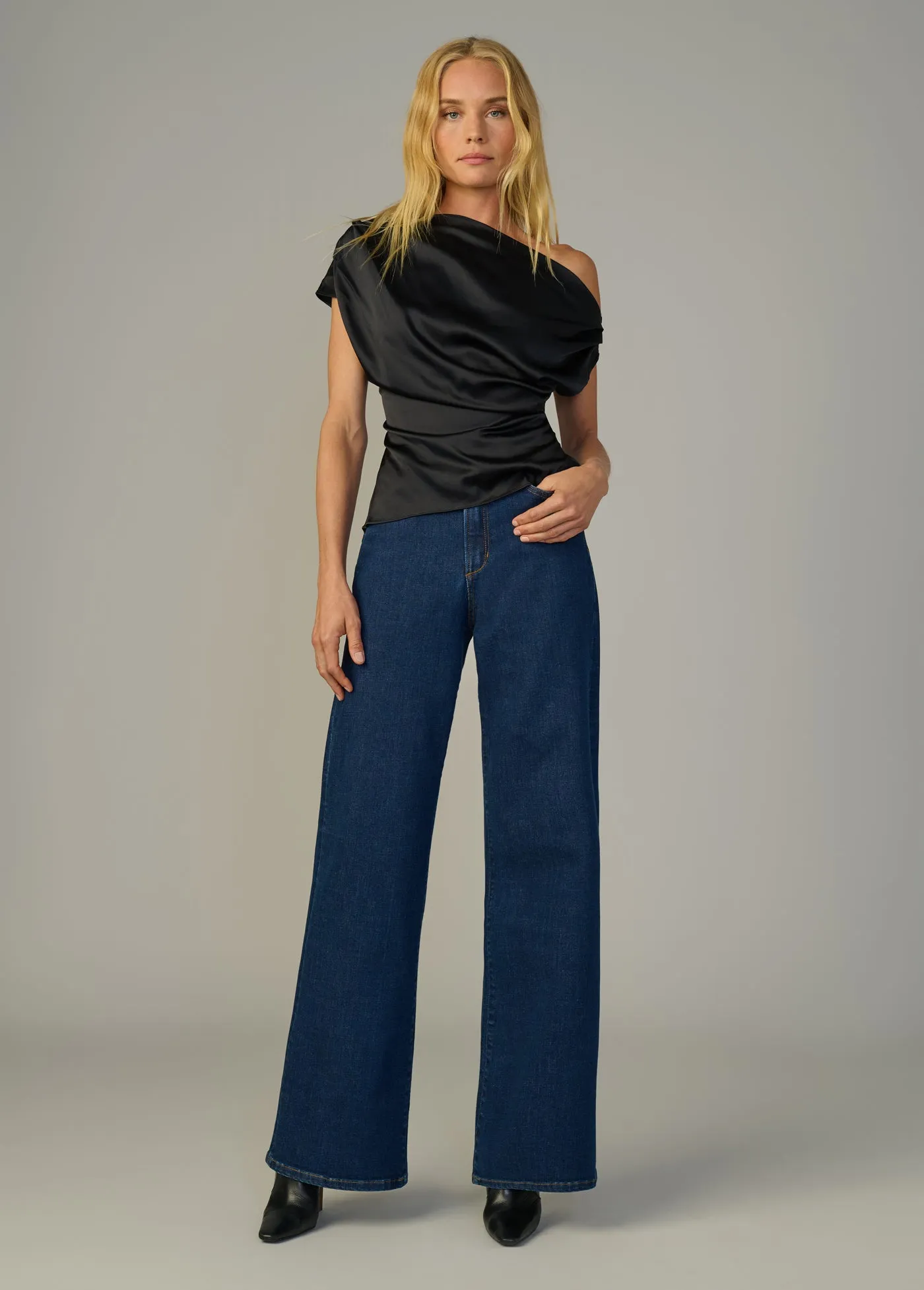 THE MIA sold by Joe's Jeans